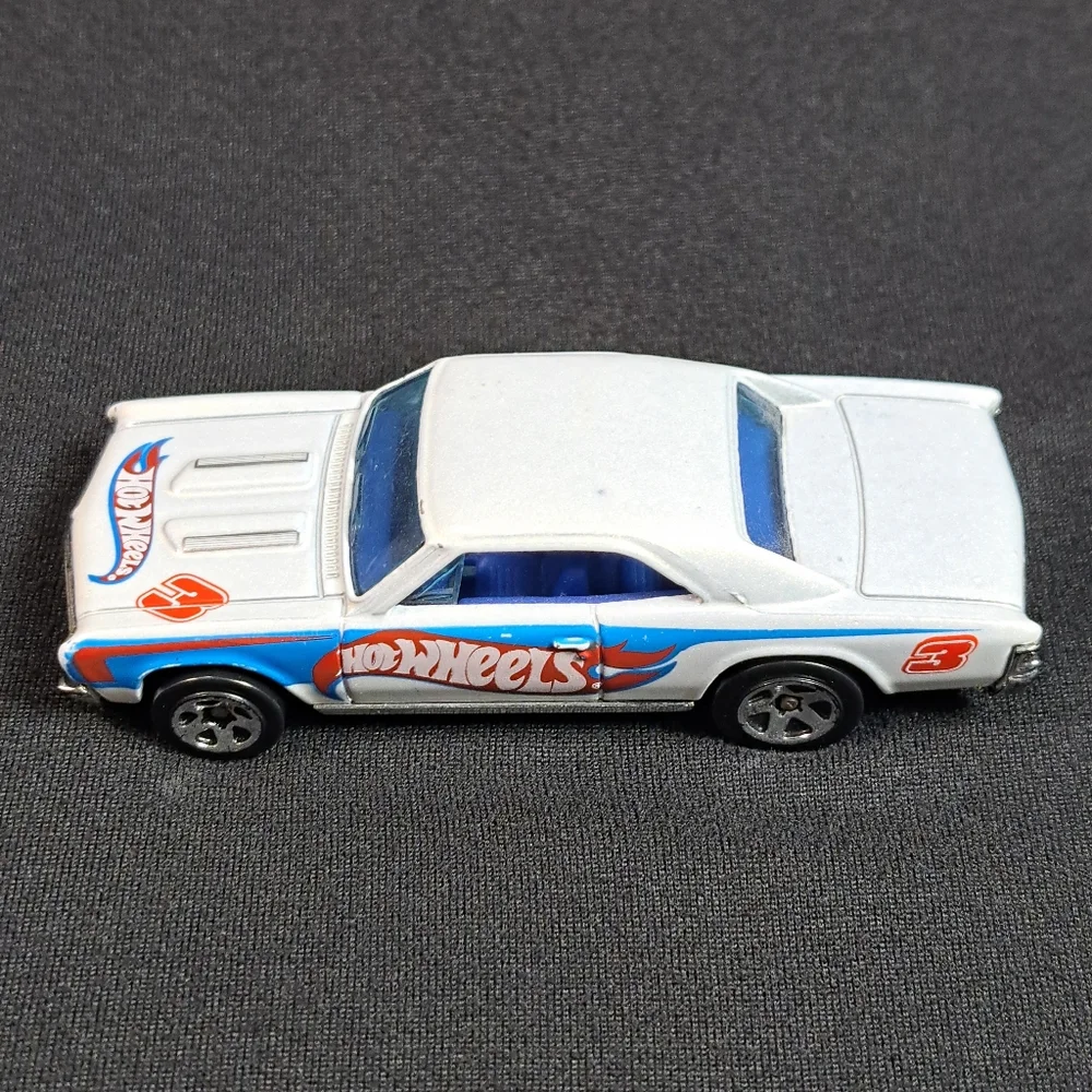 Hot Wheels‎ 67 White Chevelle SS 396 Racing Toy Car